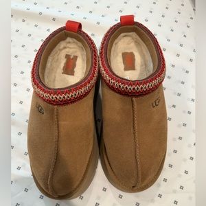 Authentic Ugg platform Tazz slippers
